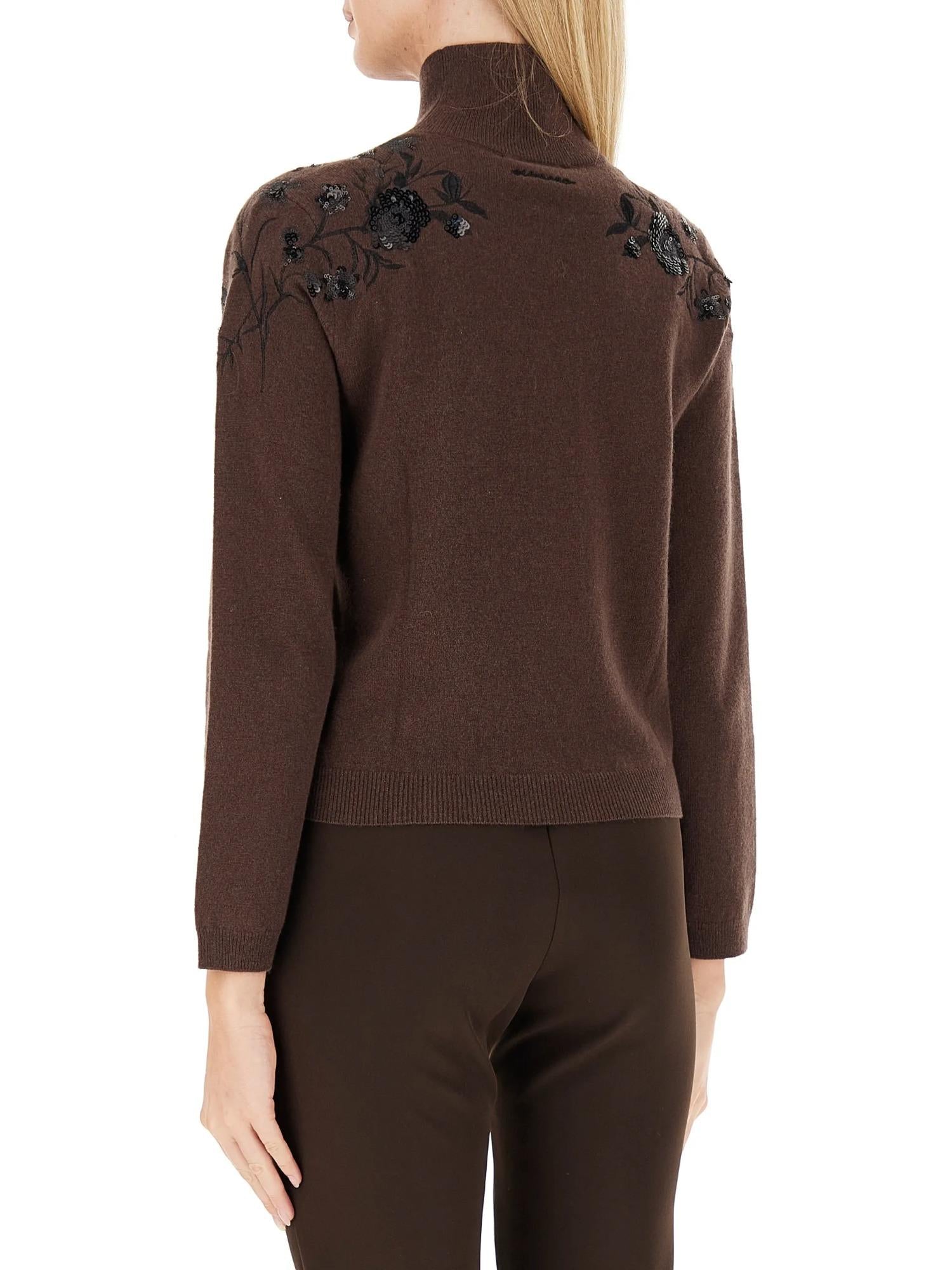 Ermanno Firenze Maglia a dolcevita con ricami floreali