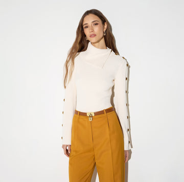 Pullover in maglia con bottoni gioiello