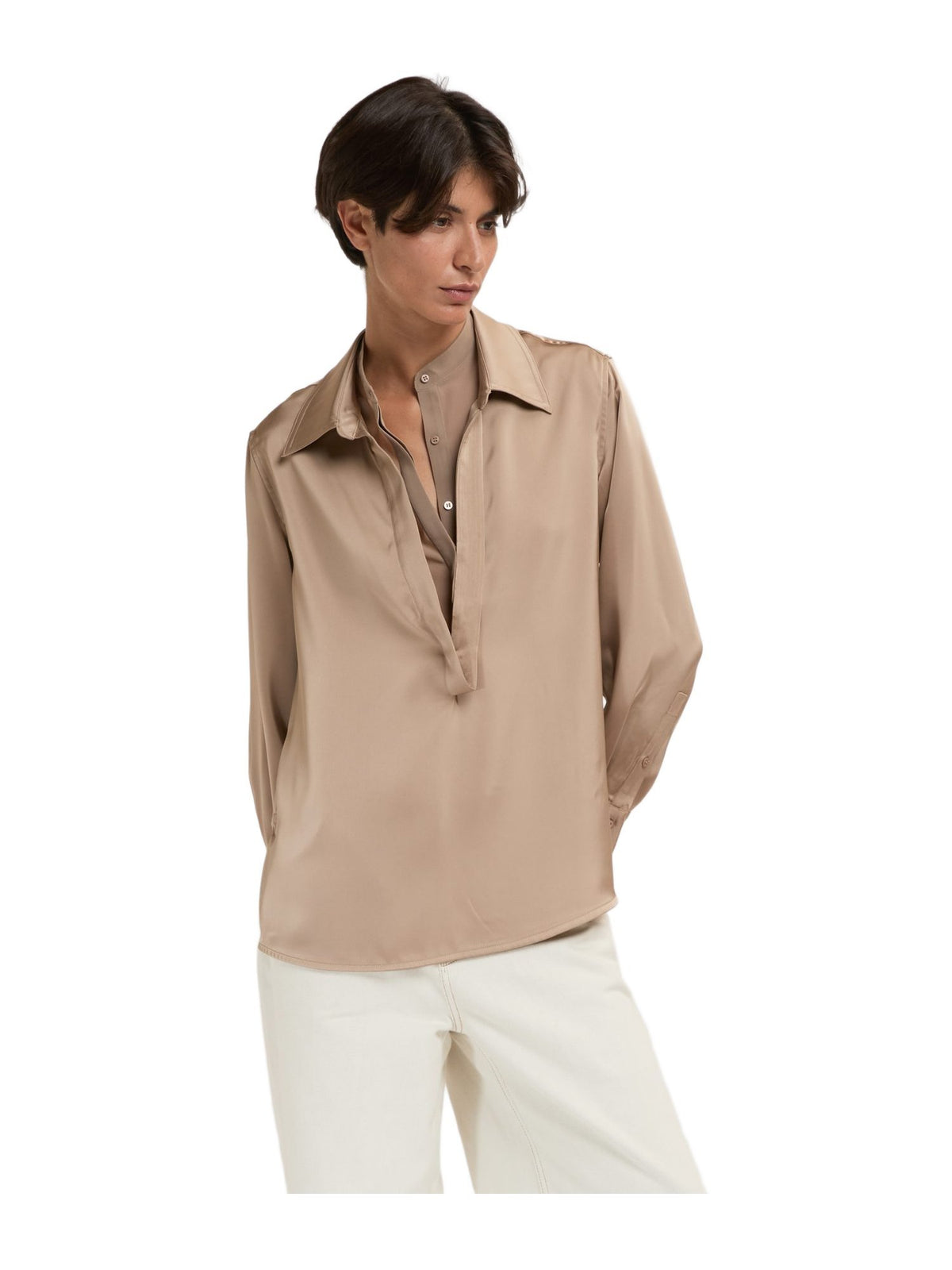 Blusa a Maniche Lunghe con Collo Classico Fluida