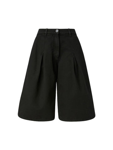 Pinko Shorts over Pascal