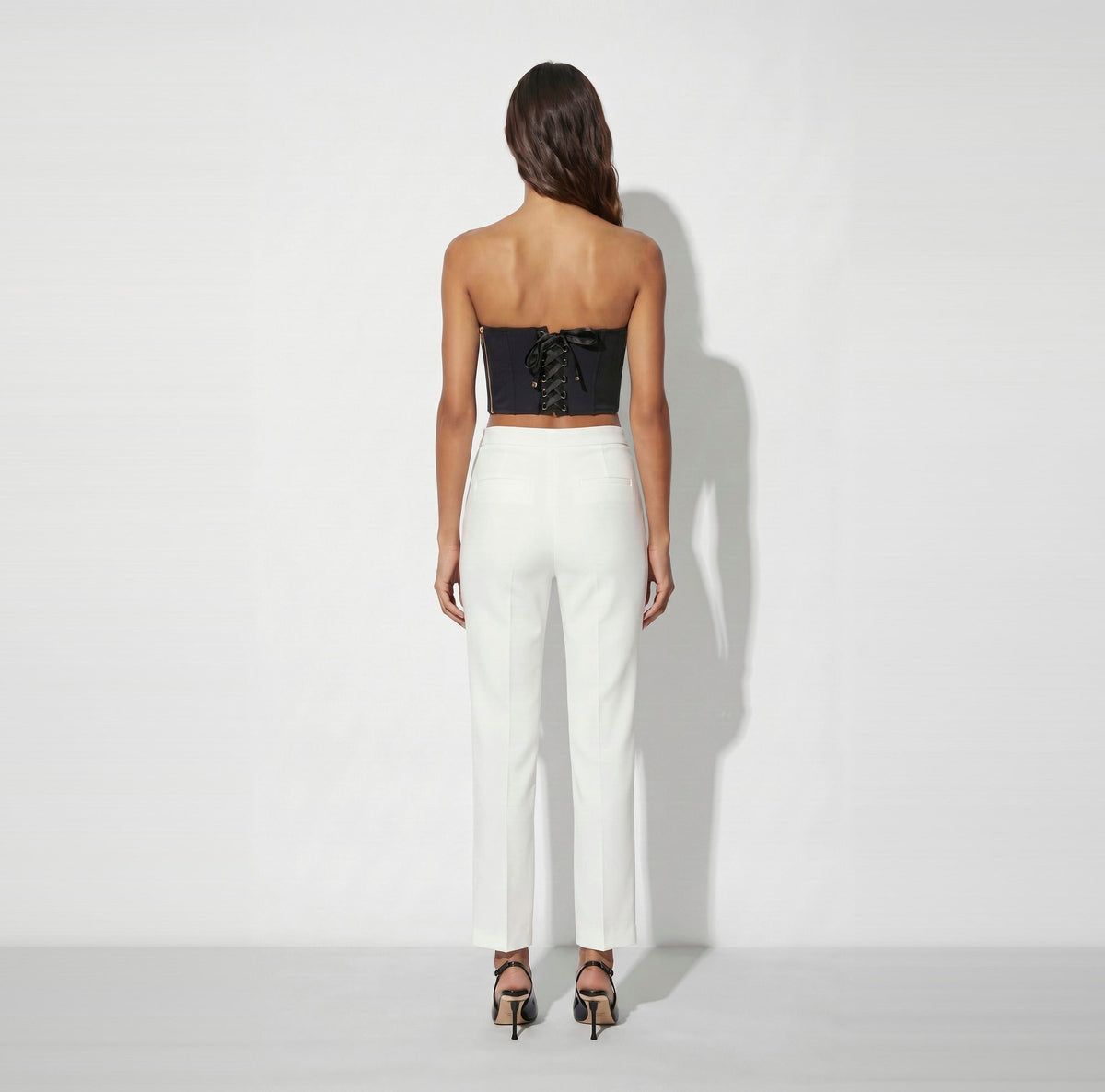 Pantaloni in doppio crêpe stretch con dettaglio gioiello
