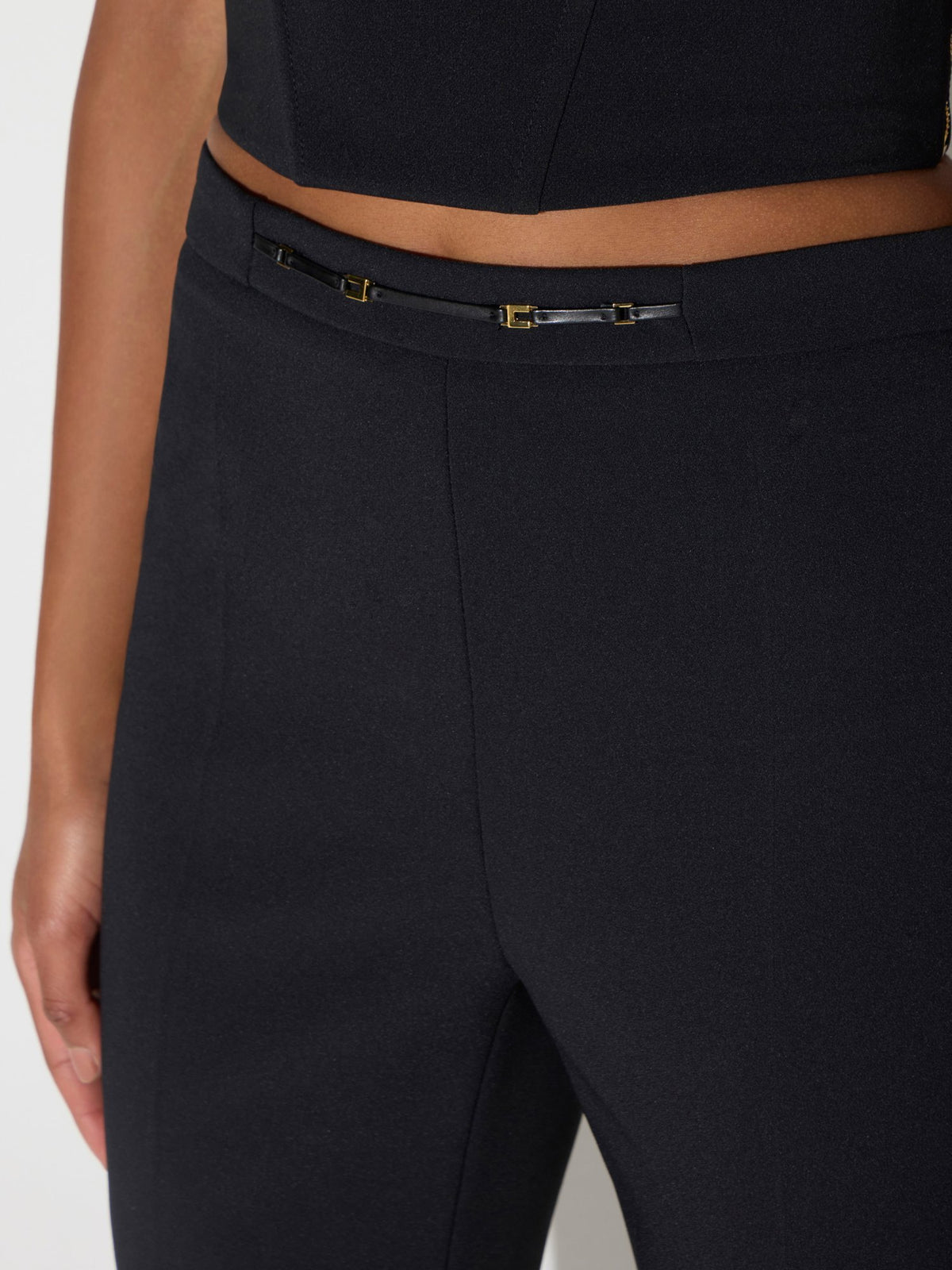 Pantaloni in doppio crêpe stretch con dettaglio gioiello