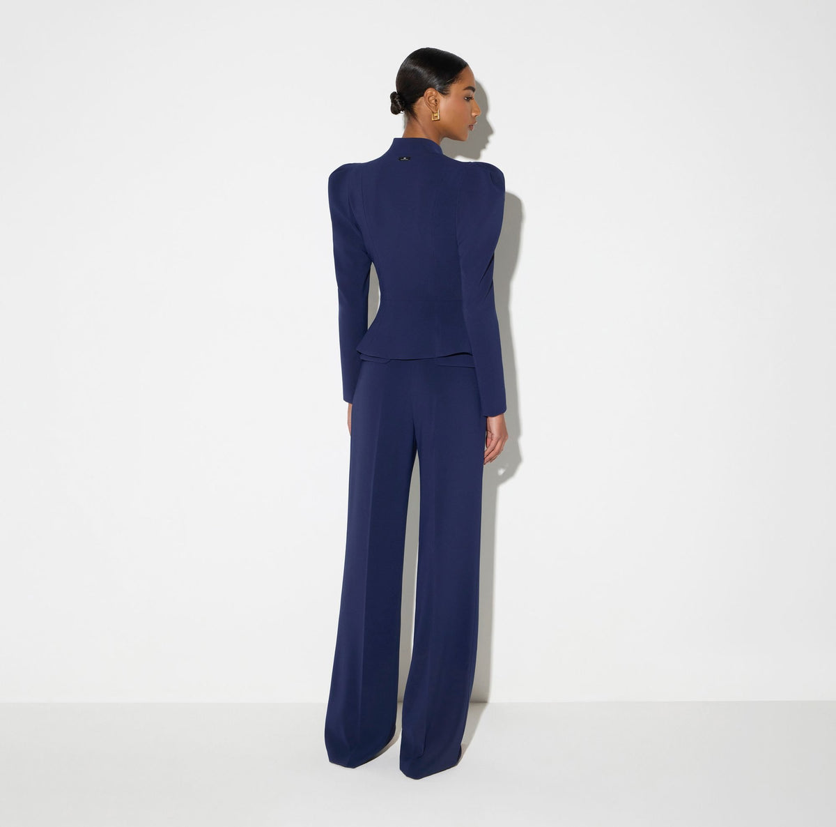 Pantaloni in crêpe leggero con cintura