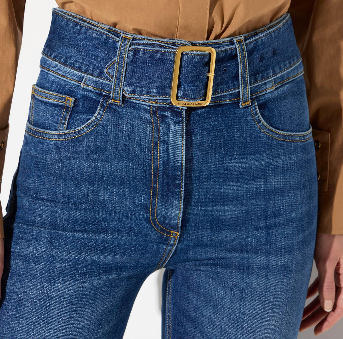 Jeans a zampetta con cintura