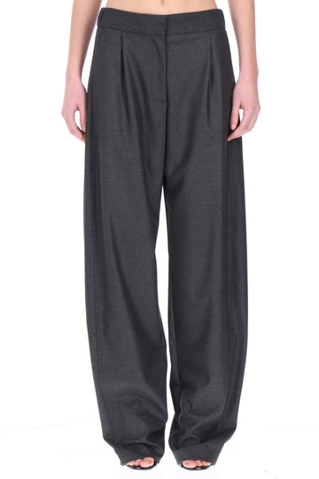 Pantalone Affusolato con Pieghe sul Davanti