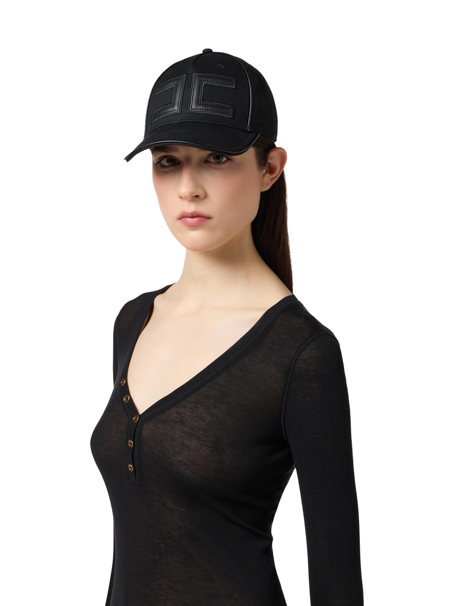 Elisabetta Franchi Cappello con logo in rilievo