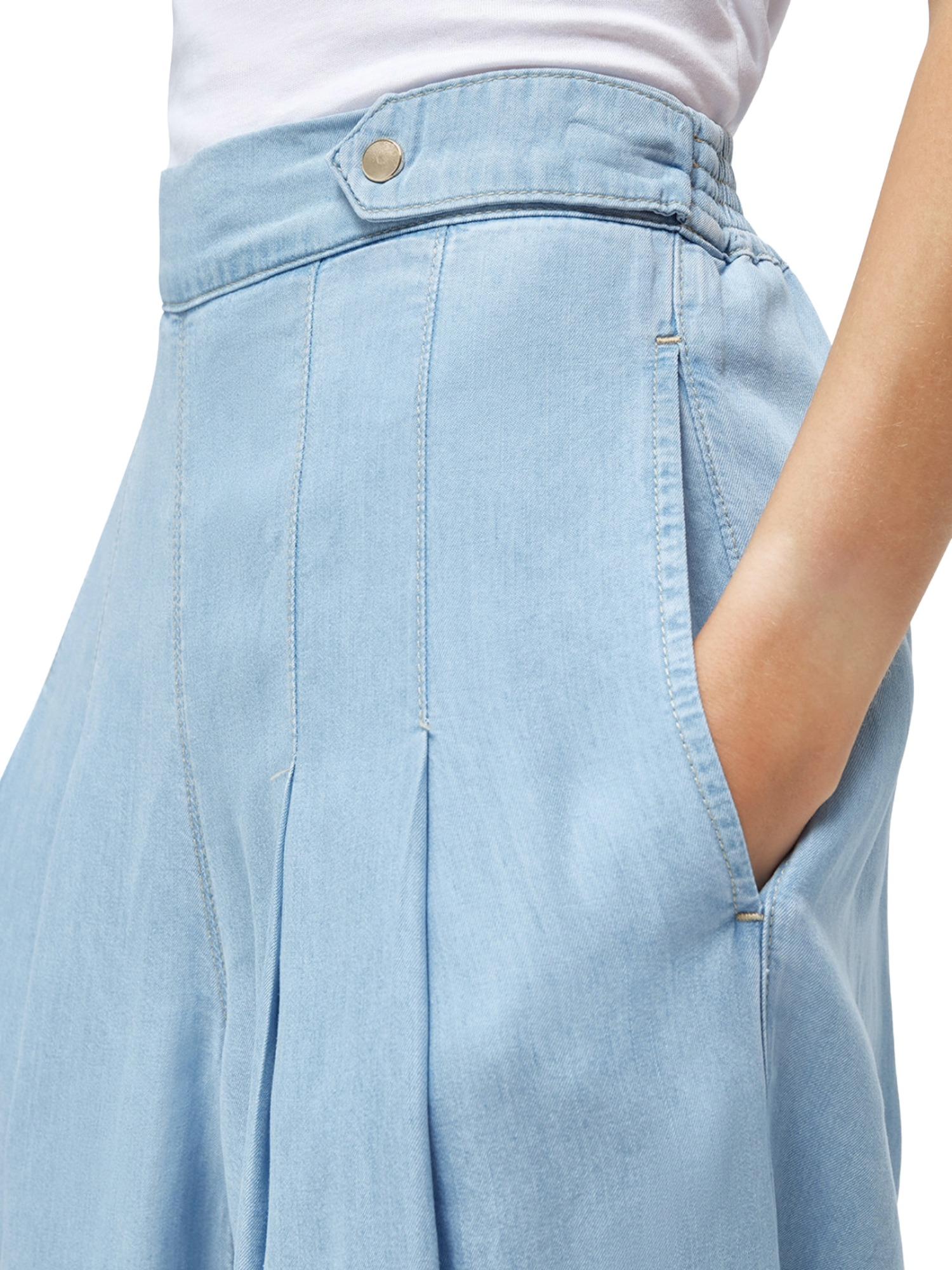 Blugirl jeans met wijde pijpen en roos