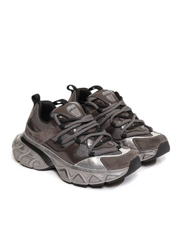 Sneaker con Suola Alta e Inserti Metallizzati