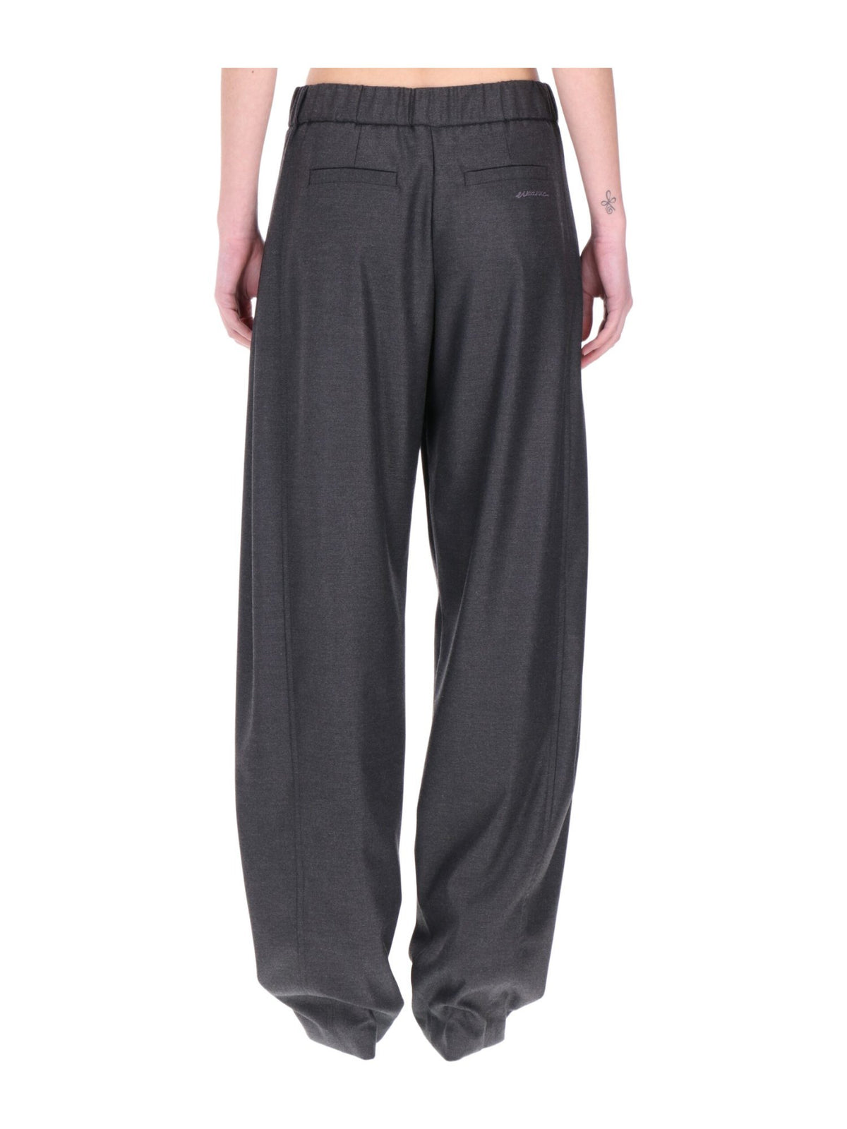 Pantalone Affusolato con Pieghe sul Davanti