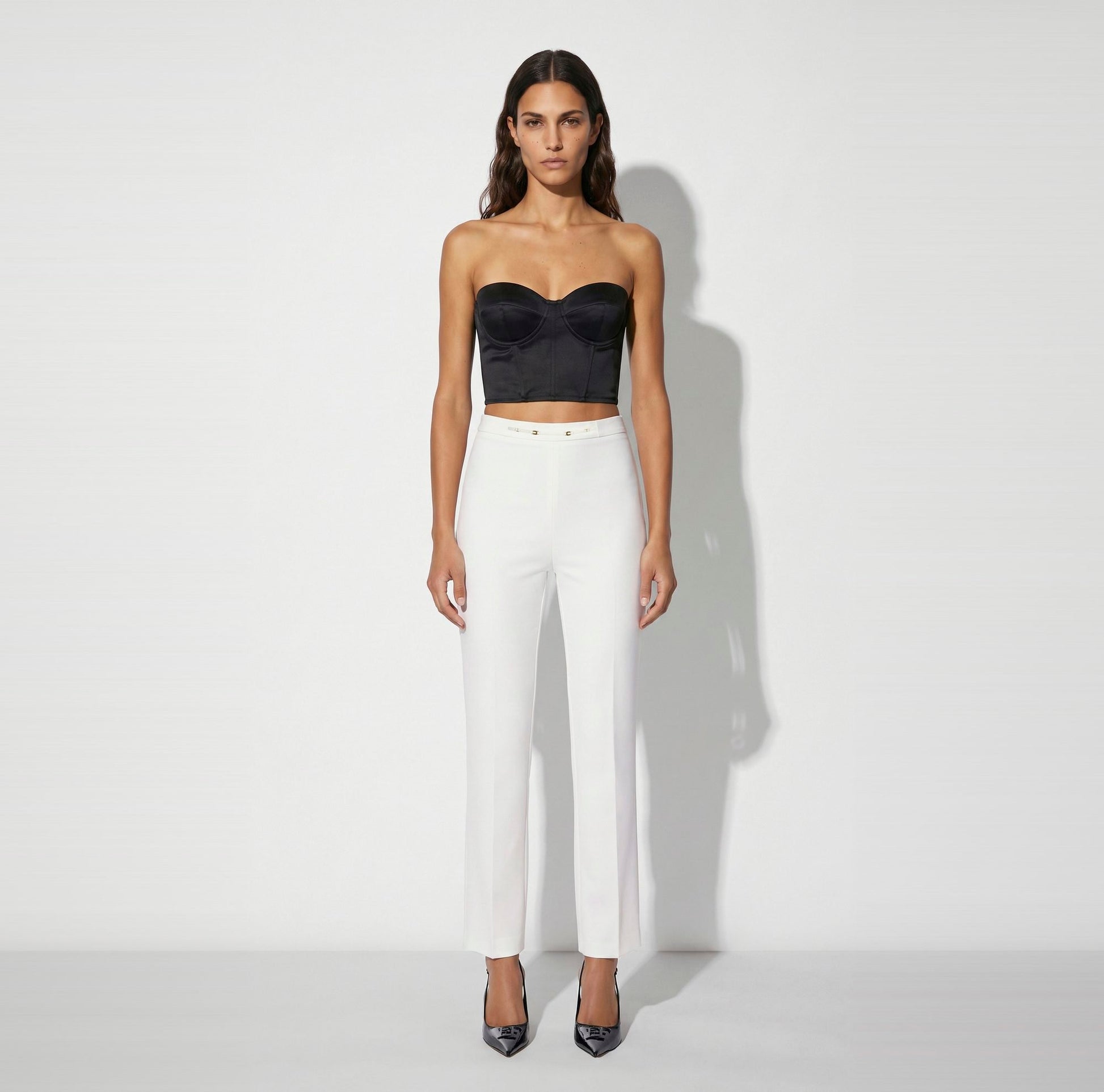 Pantaloni in doppio crêpe stretch con dettaglio gioiello