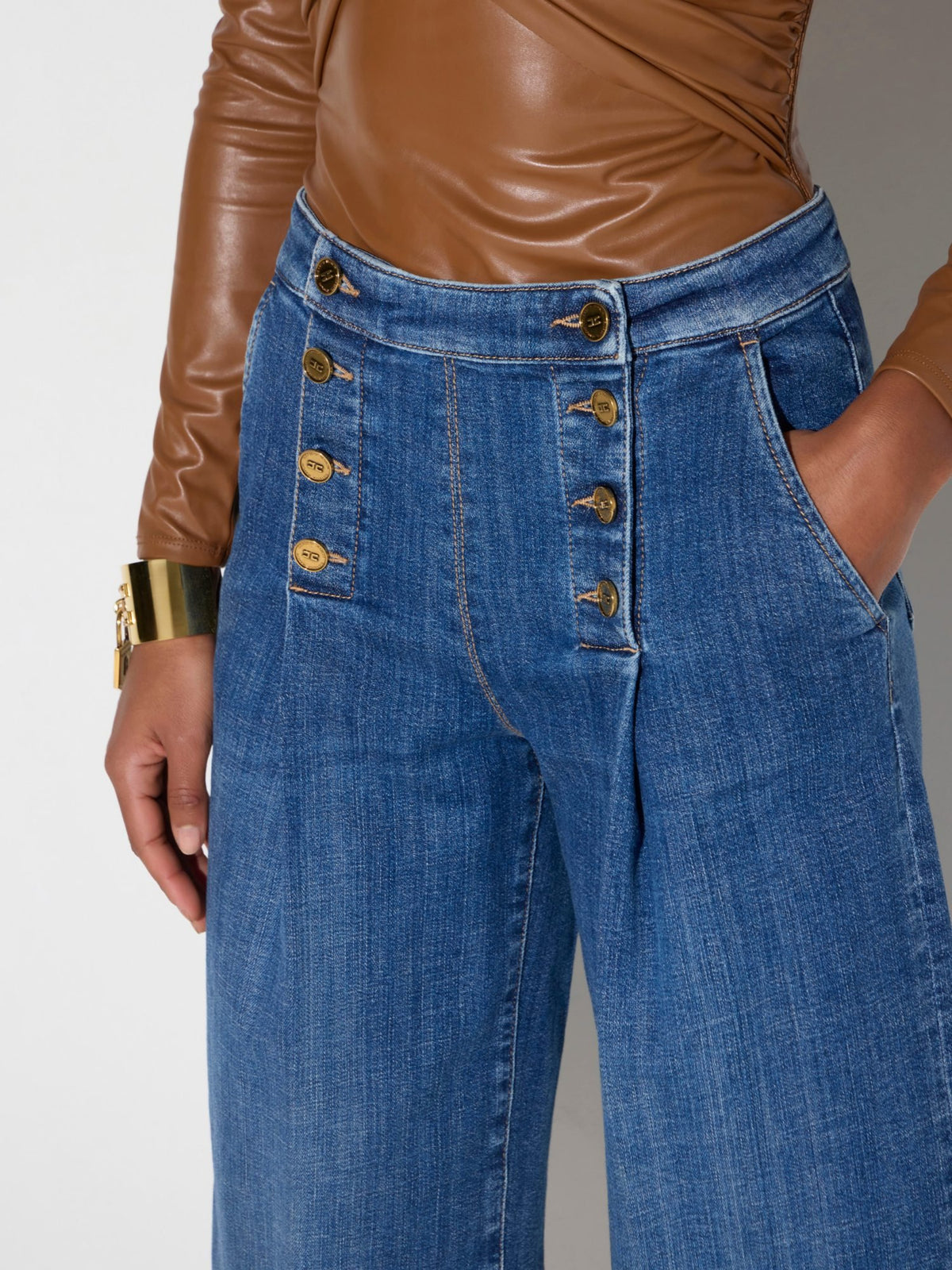 Bermuda in denim con bottoniera